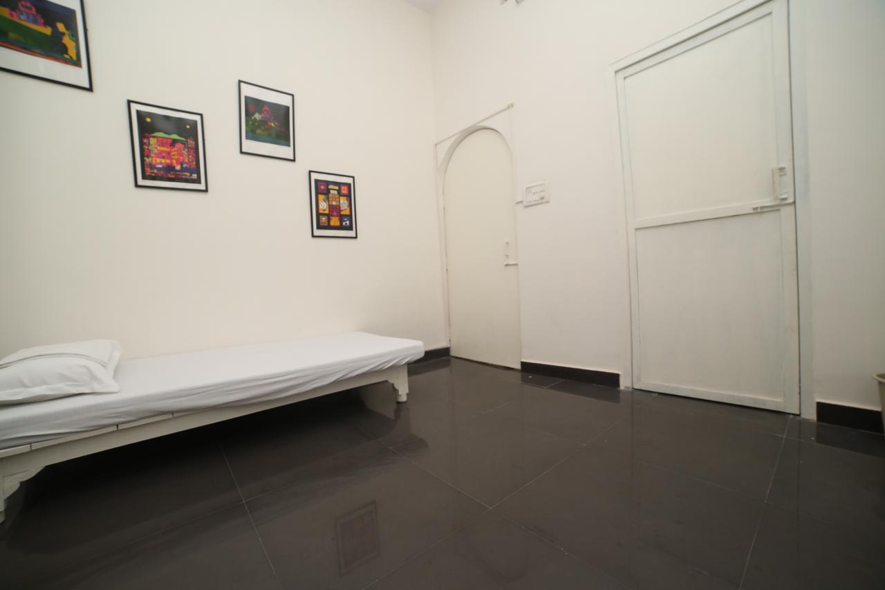 By Roadhouse Hostel Varanasi