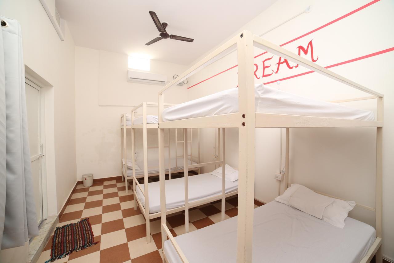 By Roadhouse Hostel