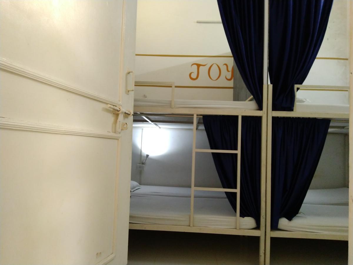 By Roadhouse Hostel