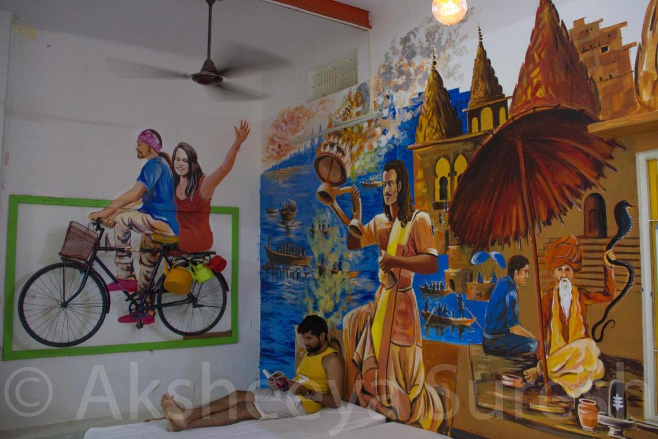 By Roadhouse Hostel